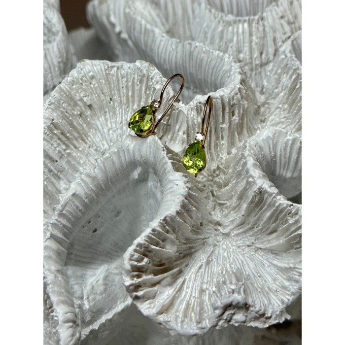 10K YELLOW GOLD PERIDOT & DIAMOND EARRINGS LENGHT 0.7 Inch