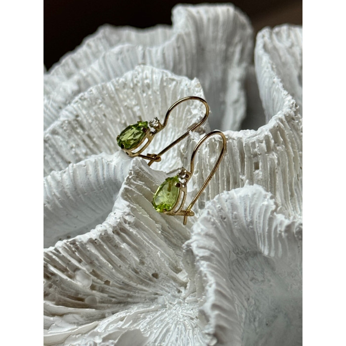 10K YELLOW GOLD PERIDOT & DIAMOND EARRINGS LENGHT 0.7 Inch
