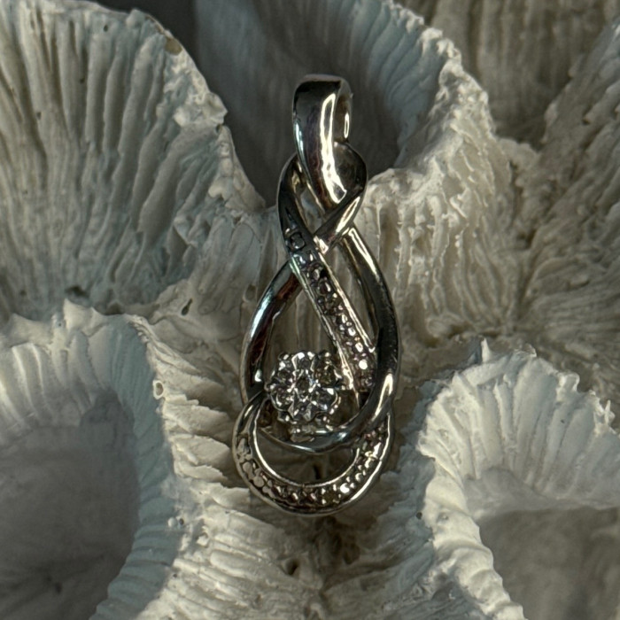 Elegant 925 Sterling Silver Diamonds Pendant Length 1.10 Inch