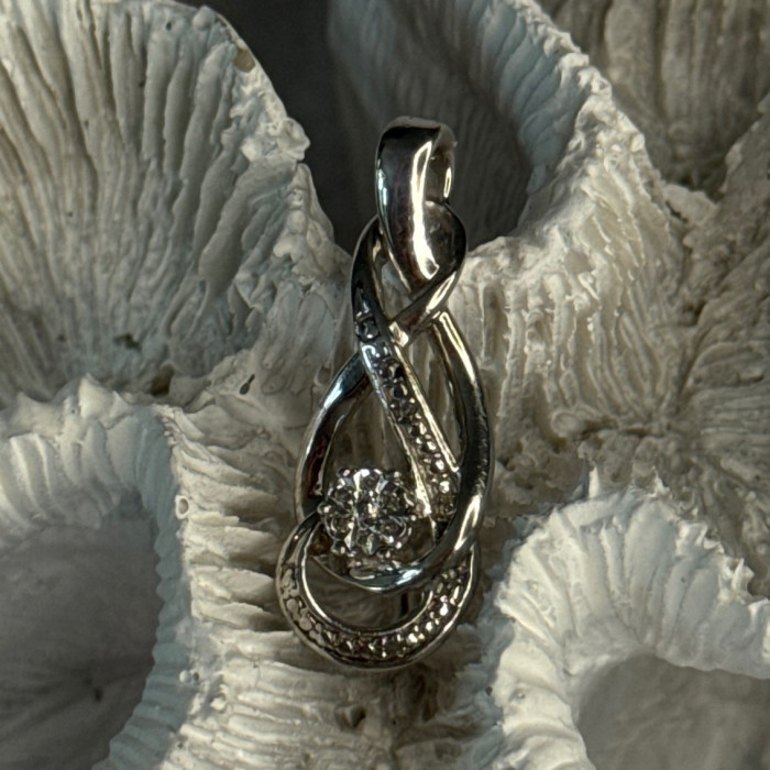 Elegant 925 Sterling Silver Diamonds Pendant Length 1.10 Inch