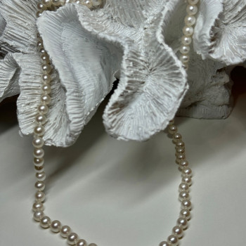 14K Yellow Gold Claps Fresh Water Pearl Necklace 18 Inch
