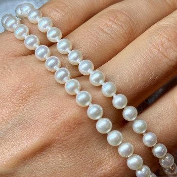 14K Yellow Gold Claps Fresh Water Pearl Necklace 18 Inch