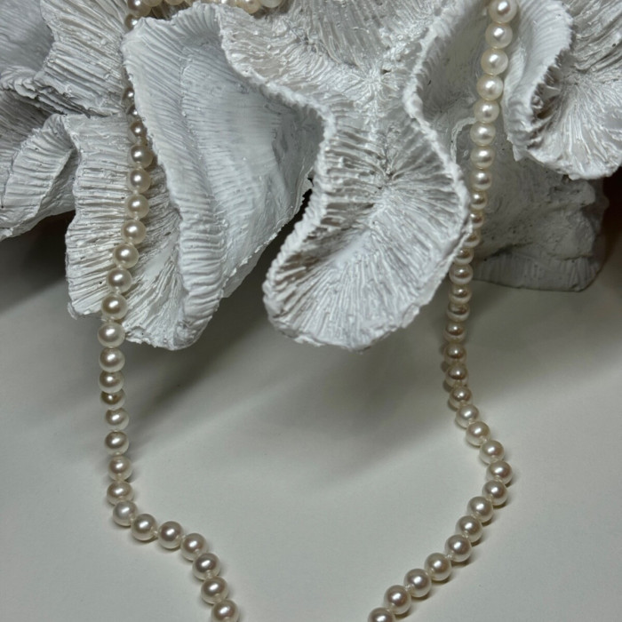 14K Yellow Gold Claps Fresh Water Pearl Necklace 18 Inch