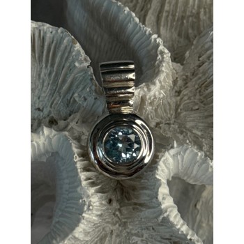 925 Sterling Silver Blue Topaz Pendant Length 1 Inch