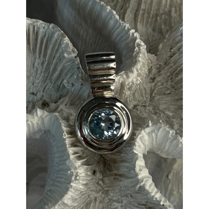 925 Sterling Silver Blue Topaz Pendant Length 1 Inch