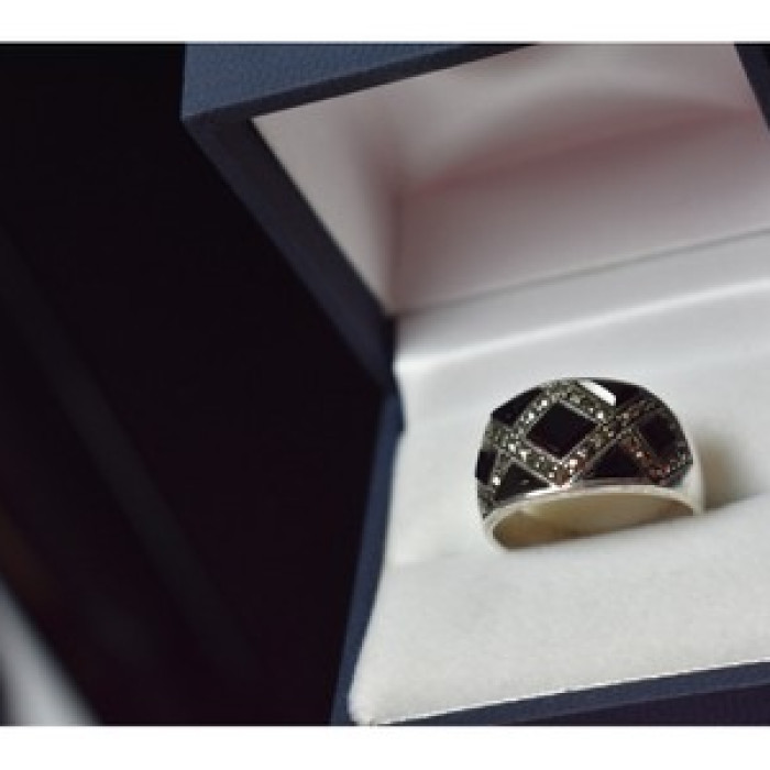 925 Sterling Silver Black Nephrite & Marcasites Ring Size 8