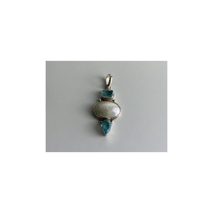 925 STERLING SILVER MOTHER OF PEARL & TOPAZ PENDANT