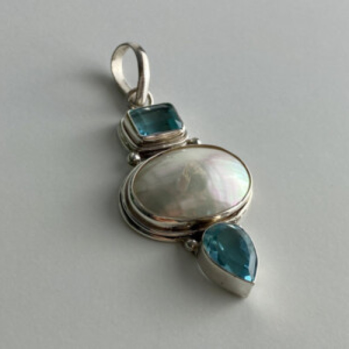 925 Sterling Silver Mother OF Pearl & Topaz Pendant