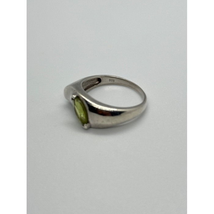 925 Sterling Silver Peridot Ring Size 8