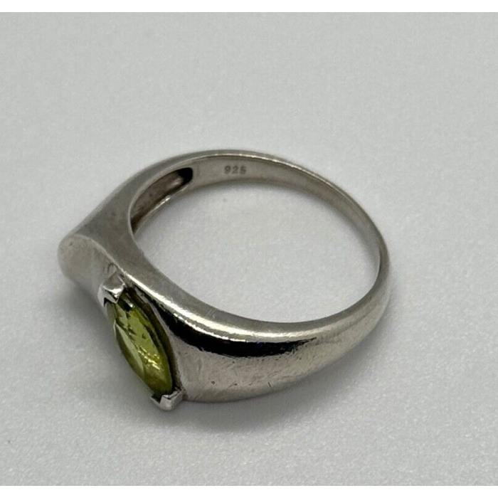 925 Sterling Silver Peridot Ring Size 8