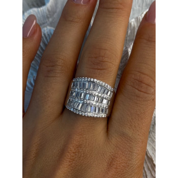 Elegant Design 925 Sterling Silver Cz Ring Size 9