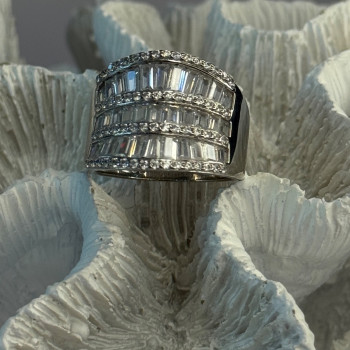 Elegant Design 925 Sterling Silver Cz Ring Size 9