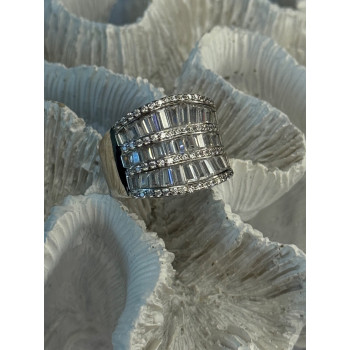 Elegant Design 925 Sterling Silver Cz Ring Size 9