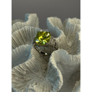 Shiny 925 Sterling Silver Cz Ring Size 7