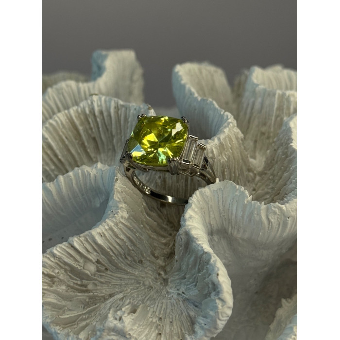 Shiny 925 Sterling Silver Cz Ring Size 7