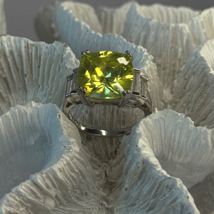 Shiny 925 Sterling Silver Cz Ring Size 7