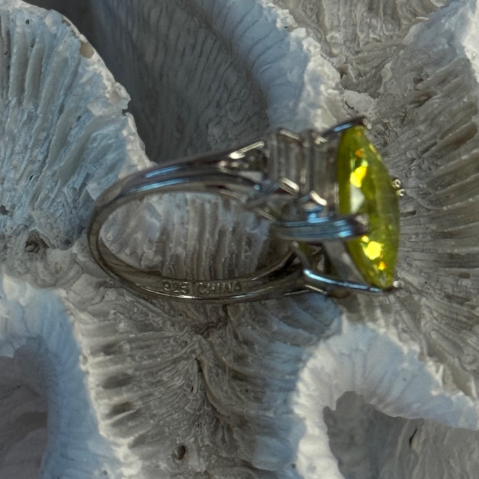 Shiny 925 Sterling Silver Cz Ring Size 7