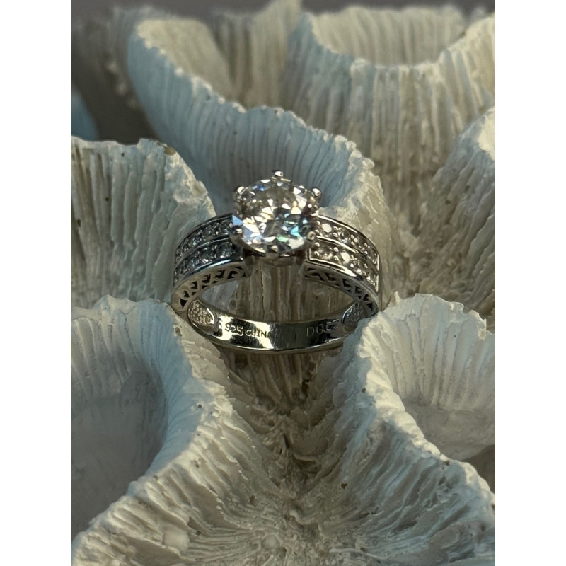 Shiny 925 Sterling Silver Cz Ring Size 5