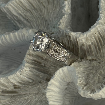 Shiny 925 Sterling Silver Cz Ring Size 5