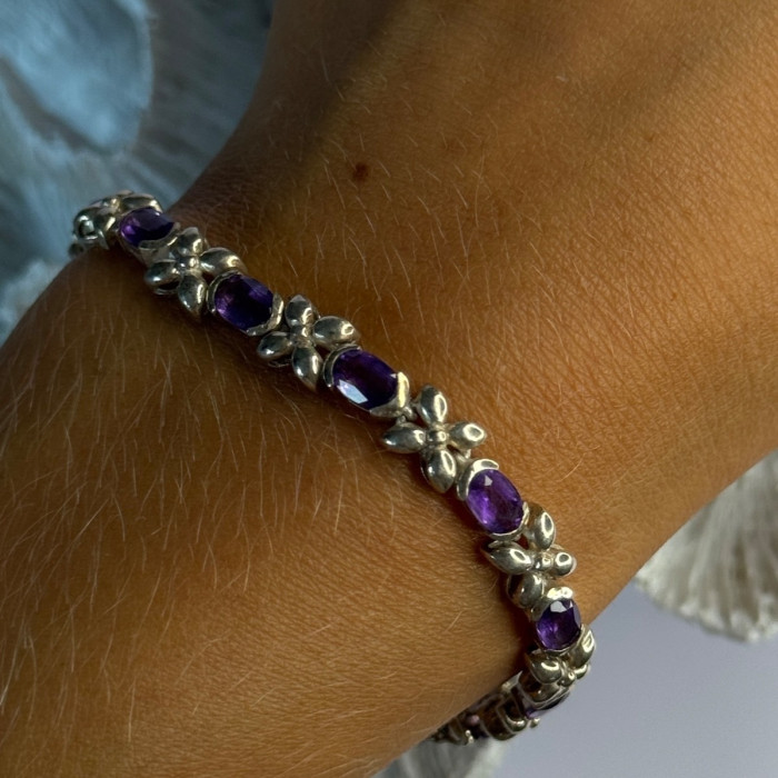 Lovely 925 Sterling Silver Amethyst Bracelet Length 7