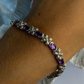Lovely 925 Sterling Silver Amethyst Bracelet Length 7