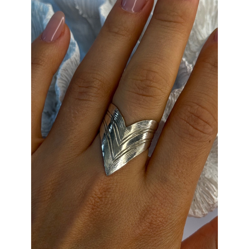 Unique Design 925 Sterling Silver Ring Size 8.5