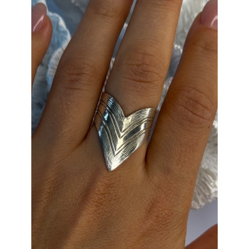 Unique Design 925 Sterling Silver Ring Size 8.5