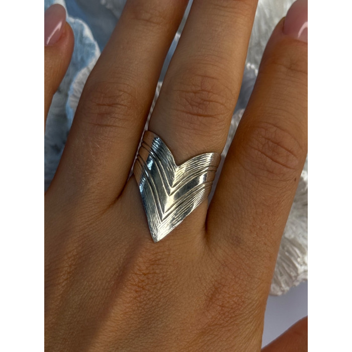 Unique Design 925 Sterling Silver Ring Size 8.5