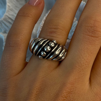 Unique Design 925 Sterling Silver Ring Size 7