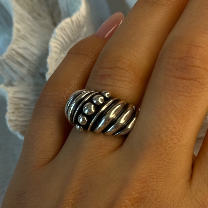 Unique Design 925 Sterling Silver Ring Size 7
