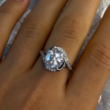 Shiny 925 Sterling Silver Cz Ring Size 8