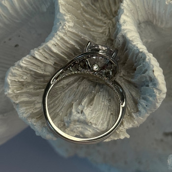 Shiny 925 Sterling Silver Cz Ring Size 8