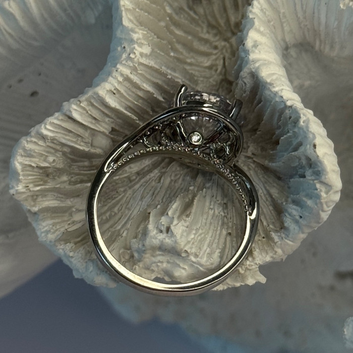 Shiny 925 Sterling Silver Cz Ring Size 8