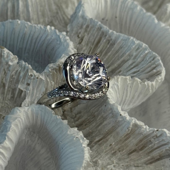Shiny 925 Sterling Silver Cz Ring Size 8