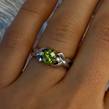 925 Sterling Silver Peridot & Beryl Ring Size 6