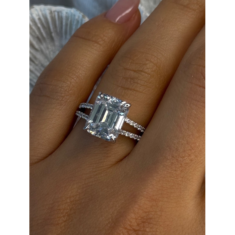 Beautiful 925 Sterling Silver Cz Ring Size 7