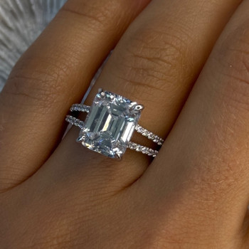 Beautiful 925 Sterling Silver Cz Ring Size 7