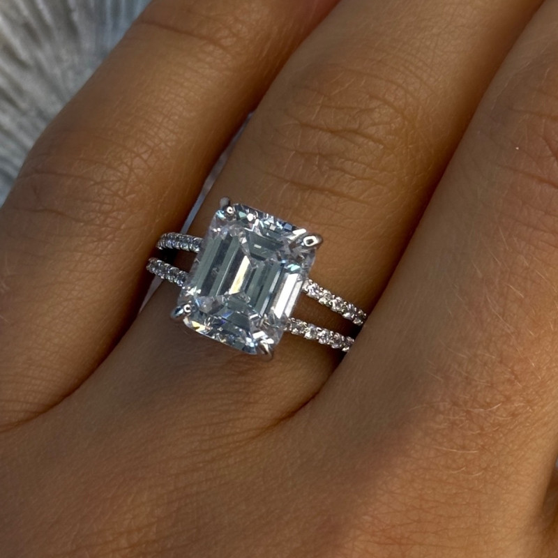 Beautiful 925 Sterling Silver Cz Ring Size 7