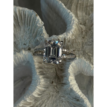 Beautiful 925 Sterling Silver Cz Ring Size 7