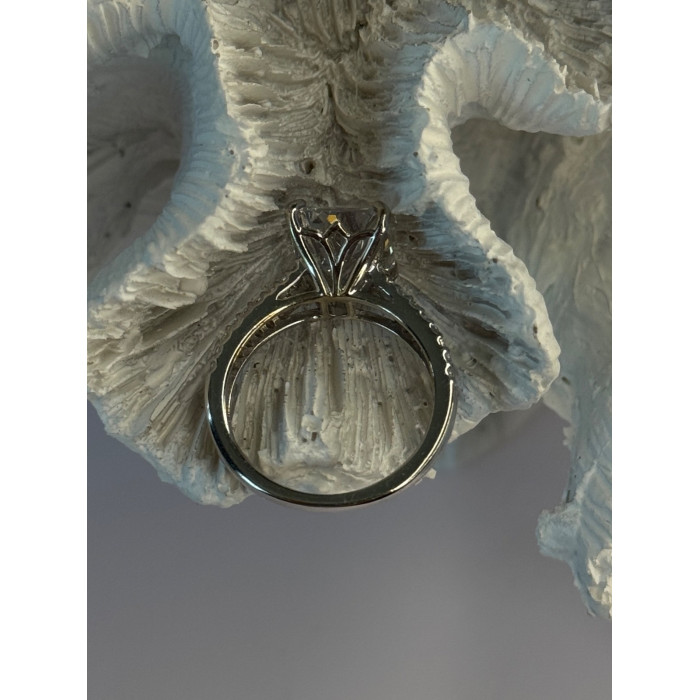 Beautiful 925 Sterling Silver Cz Ring Size 7