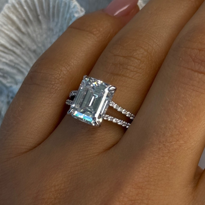 Beautiful 925 Sterling Silver Cz Ring Size 7