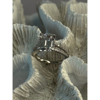 Beautiful 925 Sterling Silver Cz Ring Size 7