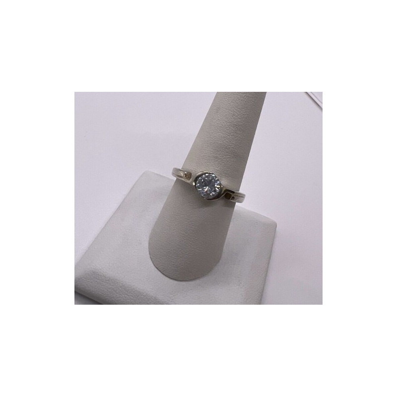 925 Sterling Silver CZ Ring Size 8.5