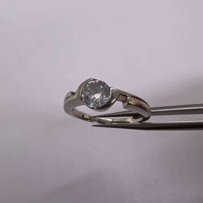 925 Sterling Silver CZ Ring Size 8.5
