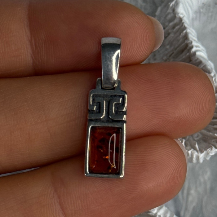 Vintage 925 Sterling Silver Amber Pendant Length 1.10 Inch