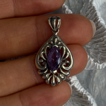 Classy 925 Sterling Silver Amethyst Pendant Length 1.20 Inch
