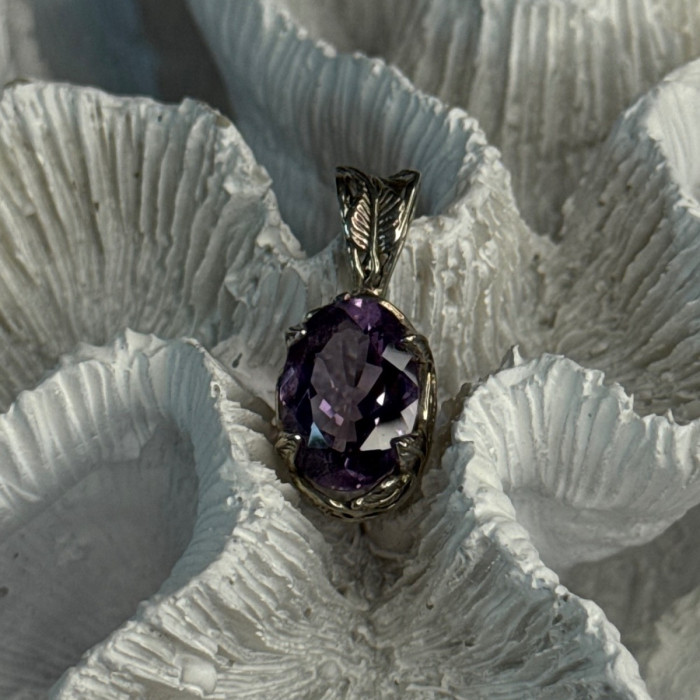 Elegant 925 Sterling Silver Amethyst Pendant Length 1 Inch