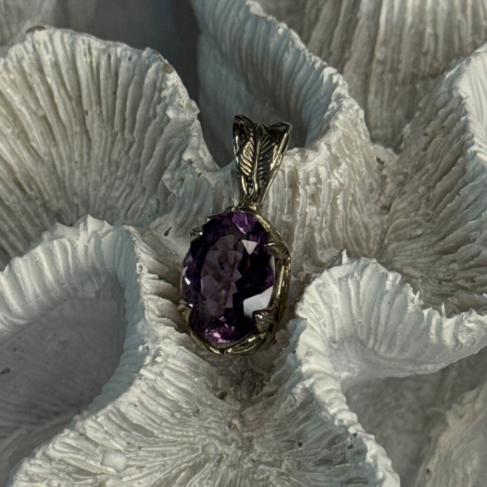 Elegant 925 Sterling Silver Amethyst Pendant Length 1 Inch