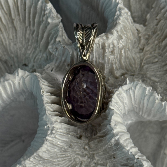 Elegant 925 Sterling Silver Amethyst Pendant Length 1 Inch