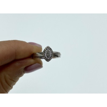 925 Sterling Silver White Sapphires Ring Size 7